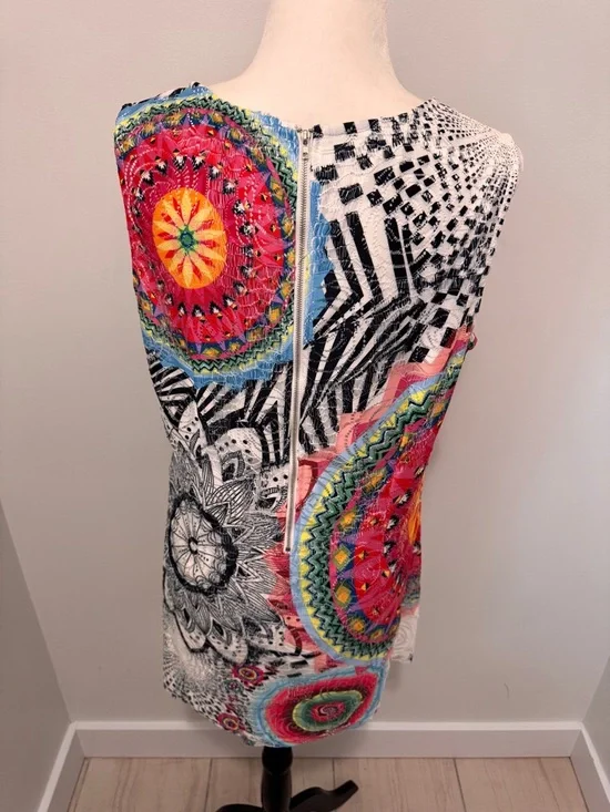 Papillon Blanc Multicolor Sleeveless Mandala Tunic with Black & White Accents - Picture 7 of 16